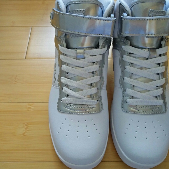 -NEW- Fila Vulcan 13 Anodized Sneakers 7.5 - Picture 4 of 16